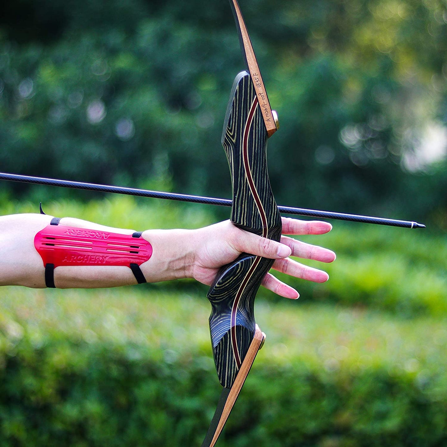 Dseeker Archery Armguard Adjustable 2 Straps Buckles